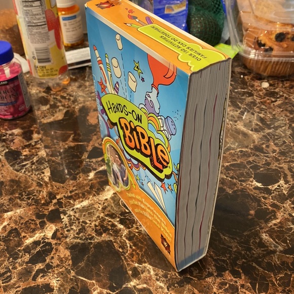 Hands-On Bible NLT (Softcover) Early Childhood Learning Bible. - Picture 5 of 11